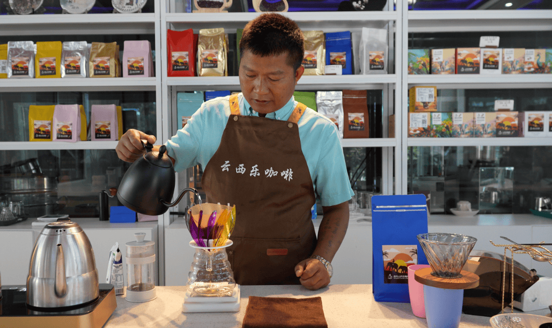 】一杯咖啡煮出边疆振兴新图景不朽情缘网站【乡村振兴进行时(图6)