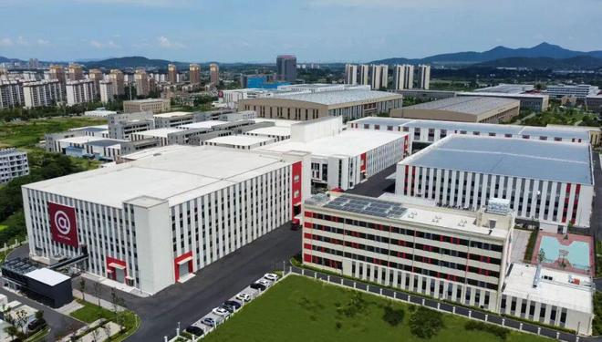 人疯抢库迪这次为了小香风？mg不朽情缘游戏试玩打工(图2)